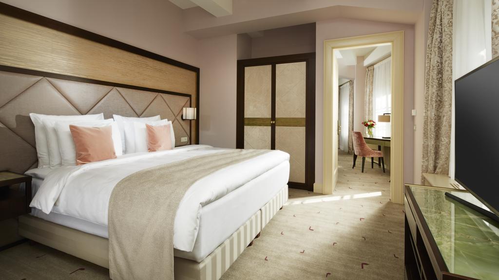 Hotel Aria